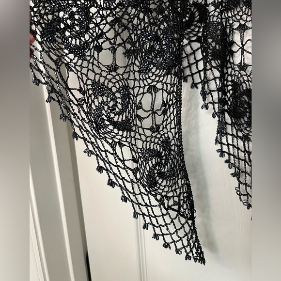 Gorgeous Black Beaded And Lace Shawl. - Picture 5 of 8